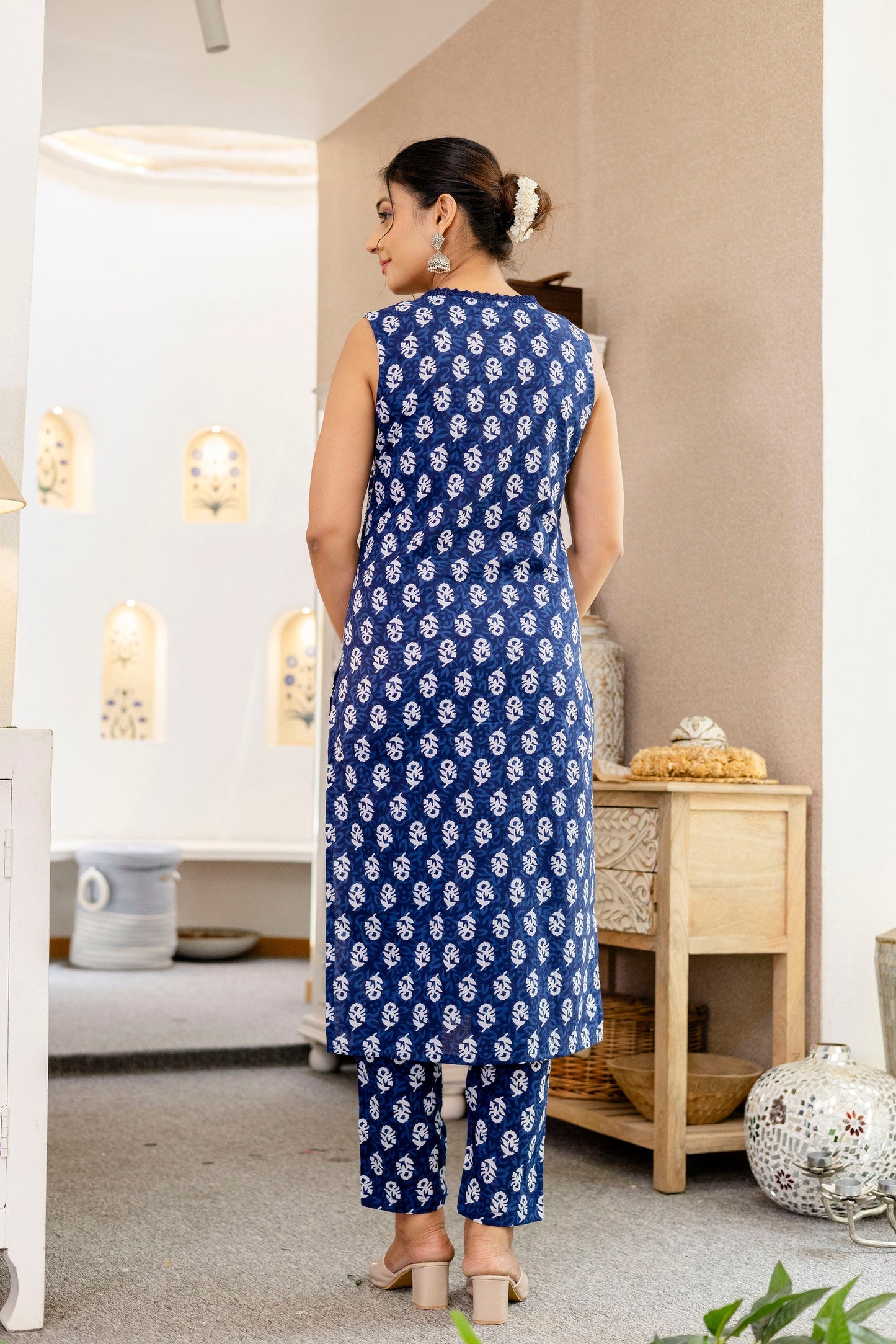 Indigo Floral Cotton Dupatta Set