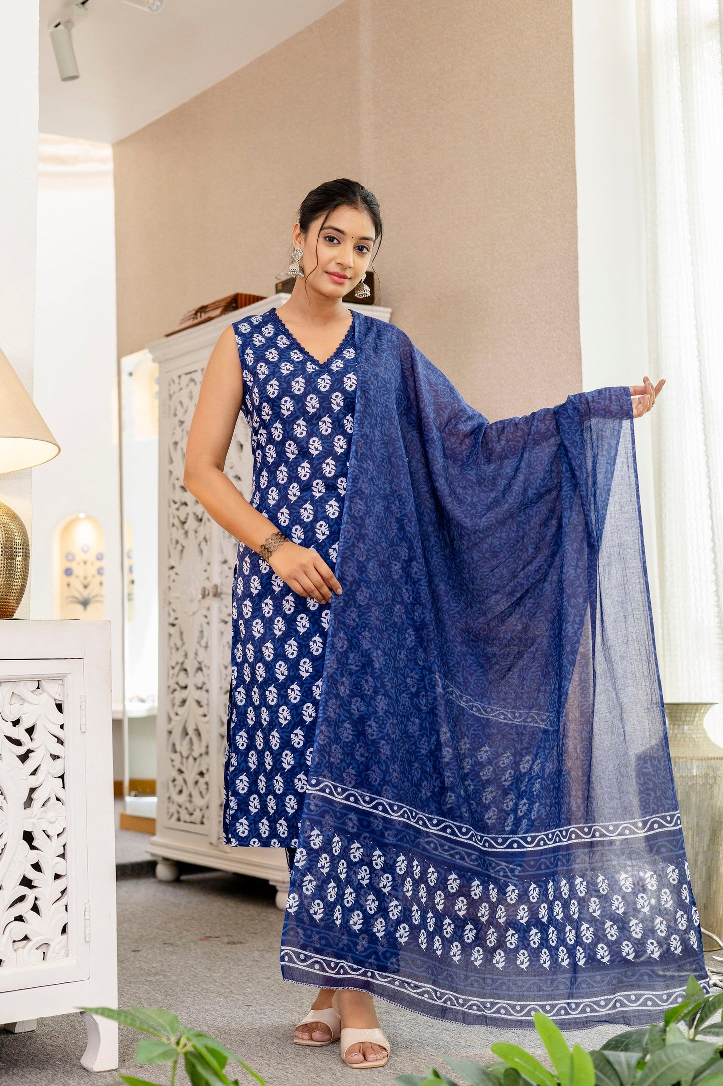 Indigo Floral Cotton Dupatta Set