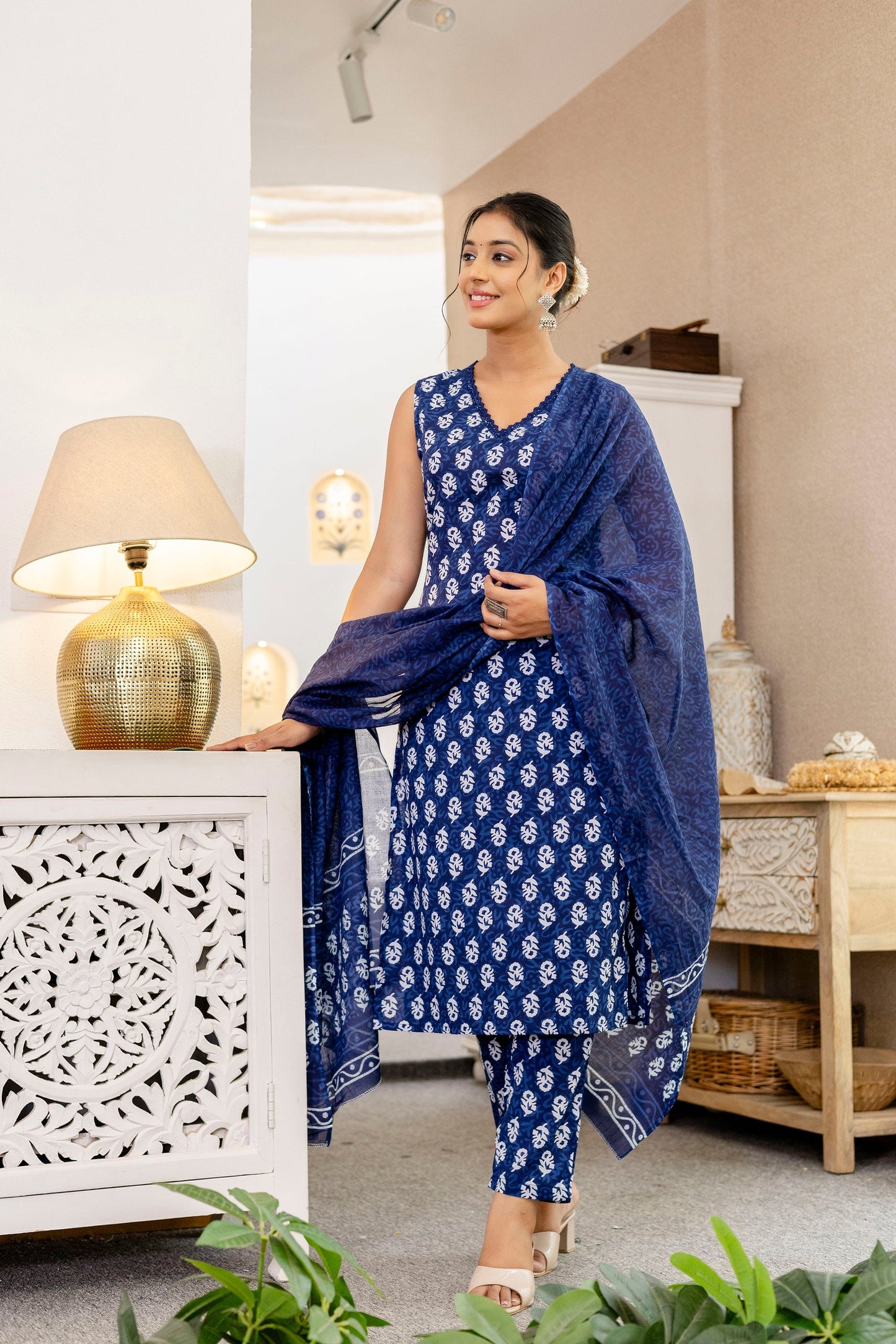 Indigo Floral Cotton Dupatta Set