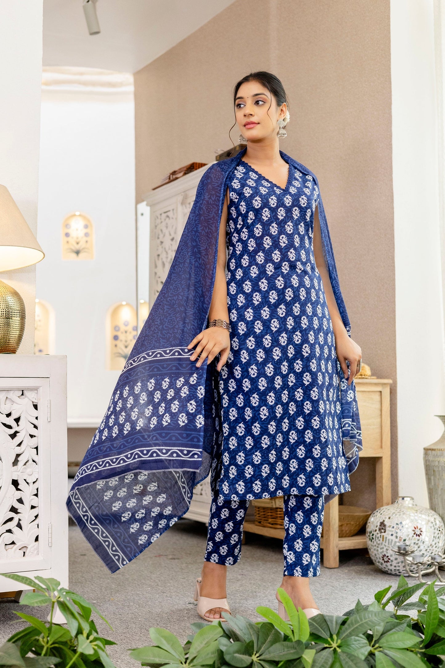 Indigo Floral Cotton Dupatta Set